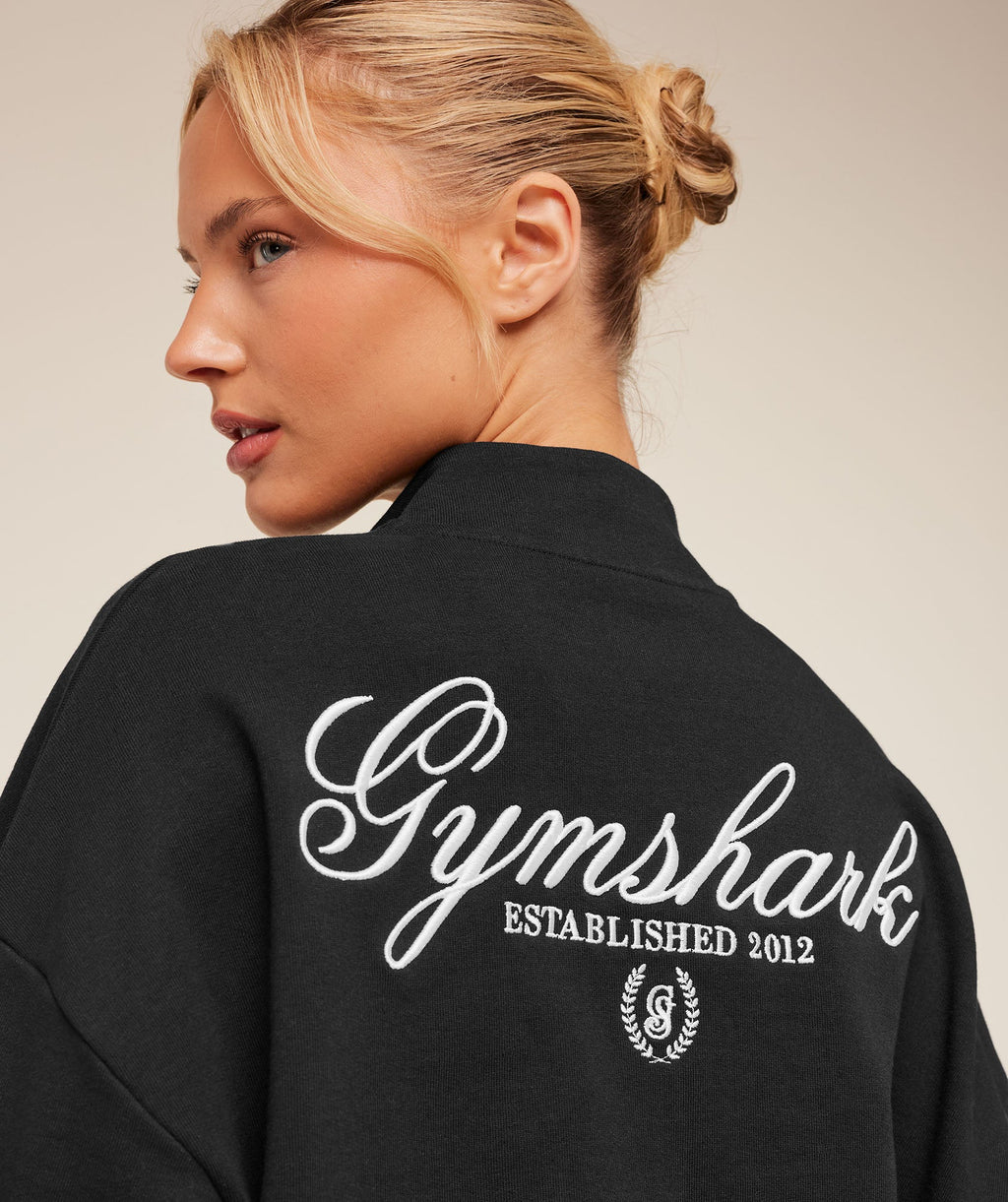 Script Embroidery Oversized Zip Through - Black — imagem 6