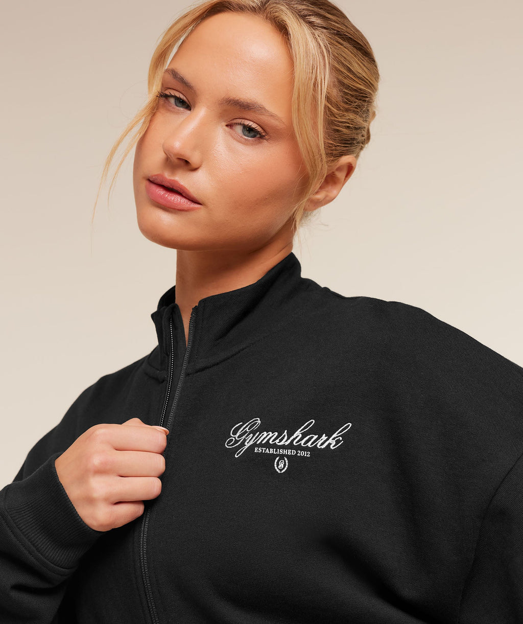 Script Embroidery Oversized Zip Through - Black — imagem 5