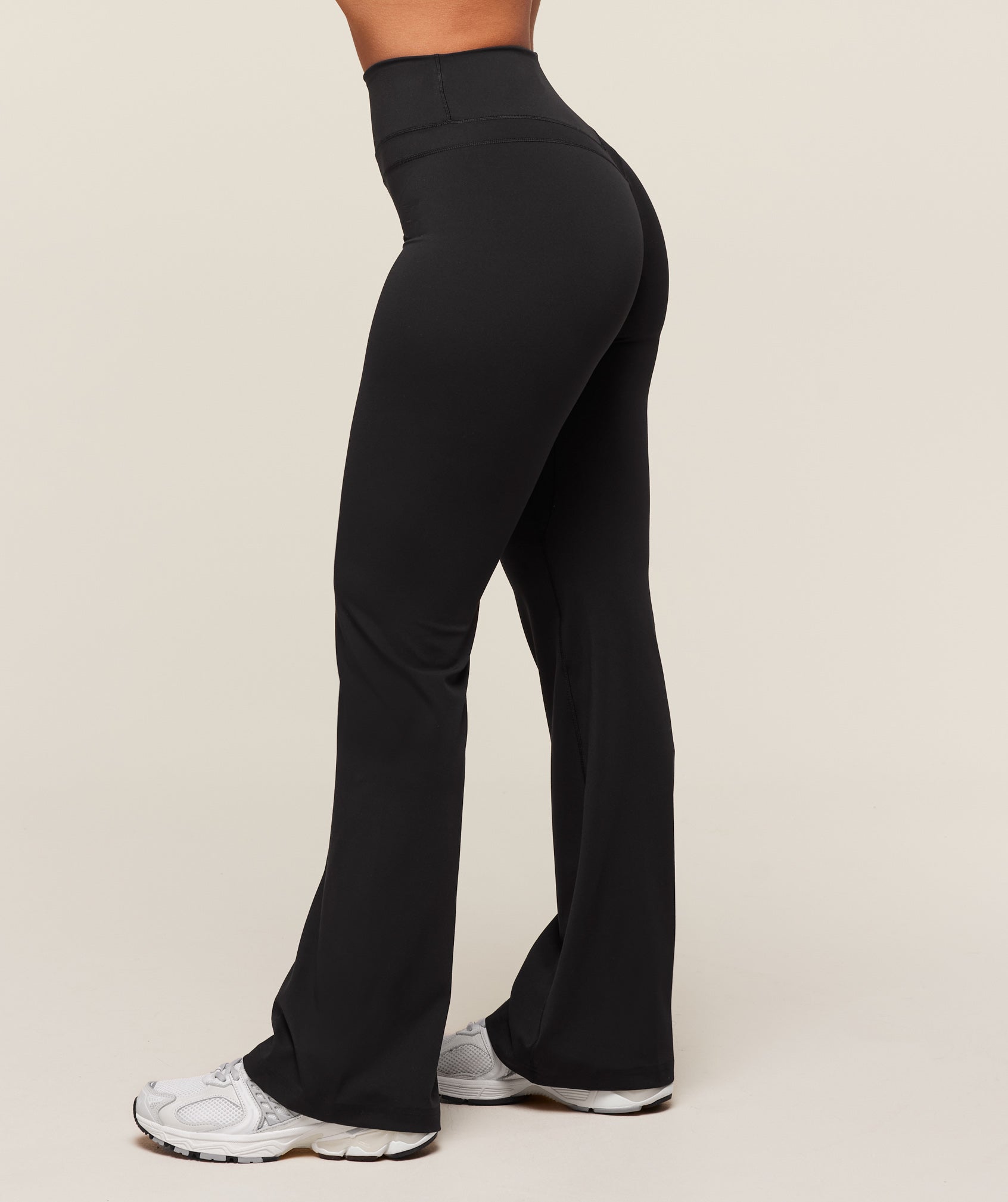 Whitney Short Flared Legging - Black — imagem 5