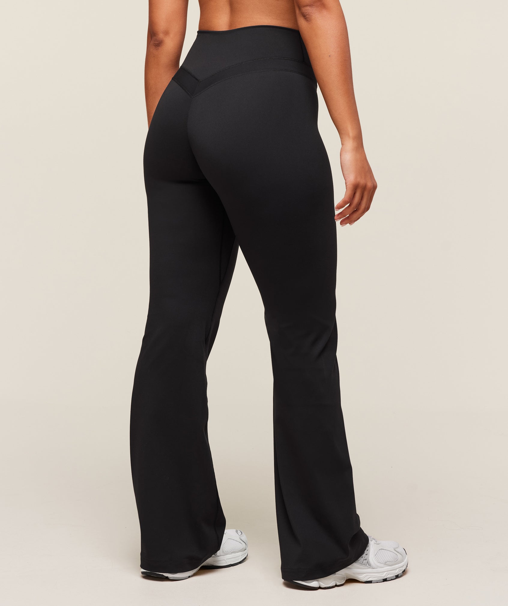Whitney Short Flared Legging - Black — imagem 2