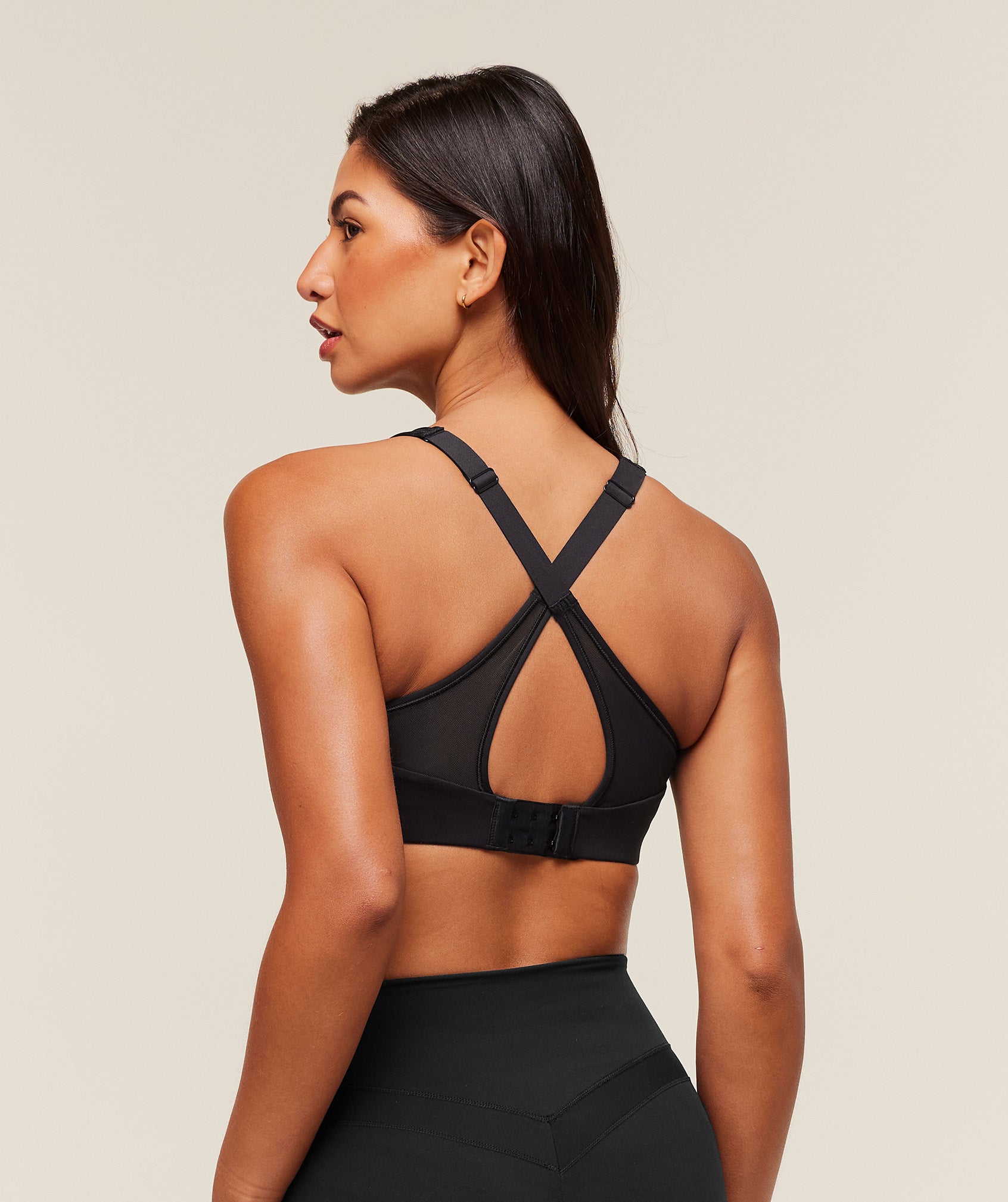 Alpha High Support Sports Bra - Black — imagem 2