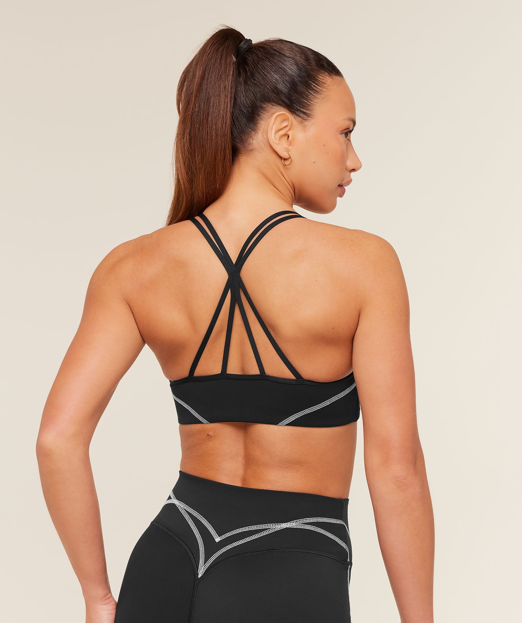 Volt Light Support Sports Bra - Black/White — imagem 2