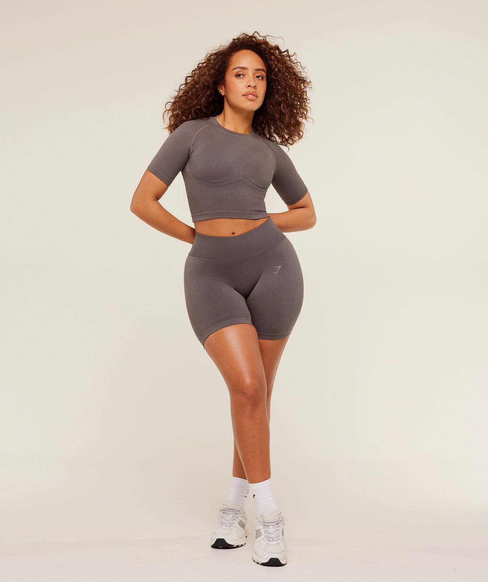 Lift Seamless High-Rise Shorts - Cool Brown — imagem 5