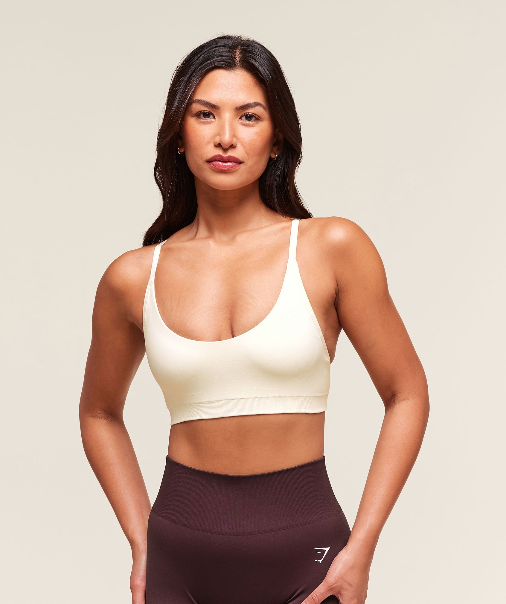 Everyday Seamless Racerback Sports Bra - Soft White — imagem 1