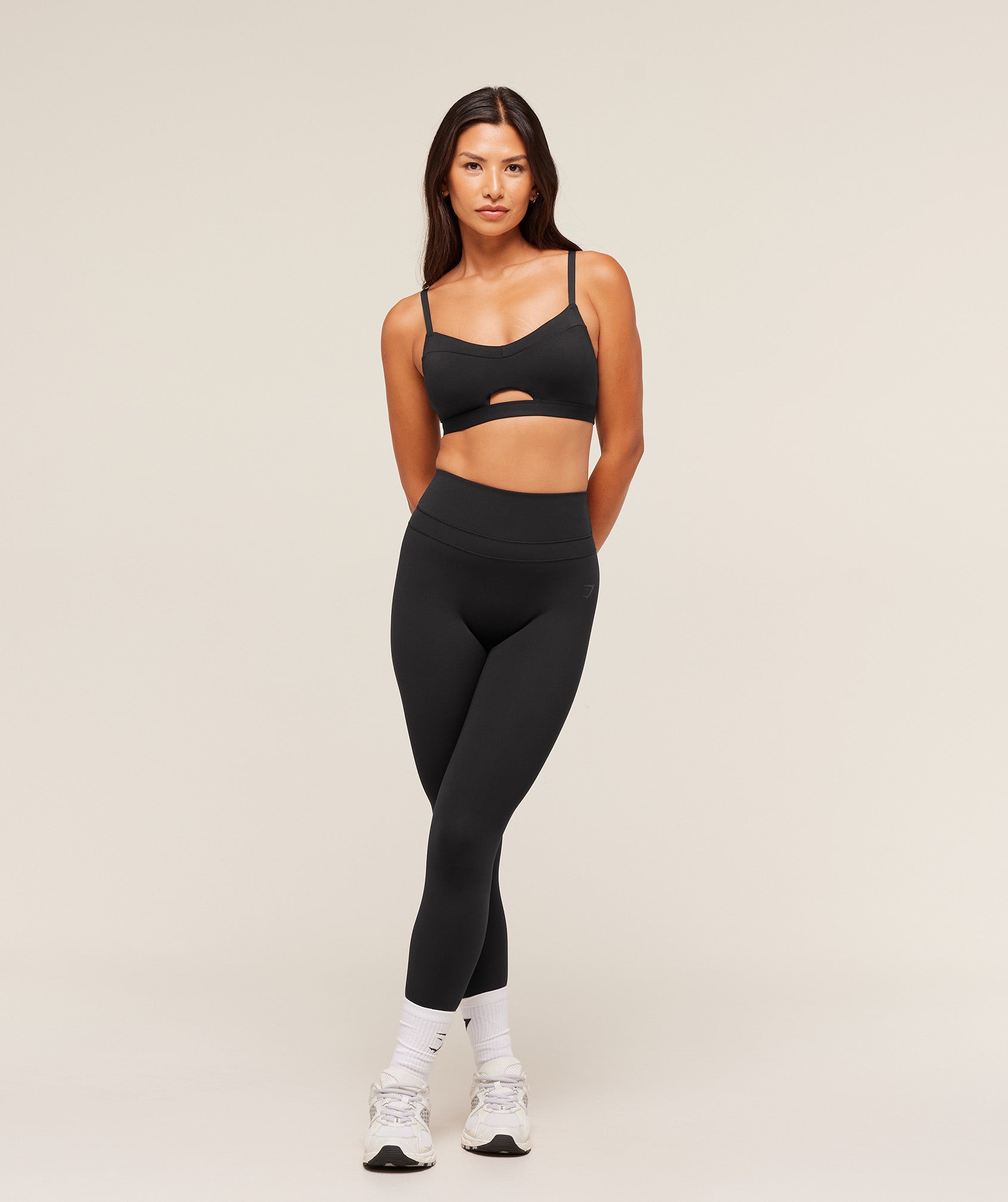 Balcony Peekaboo Sports Bra - Black — imagem 6