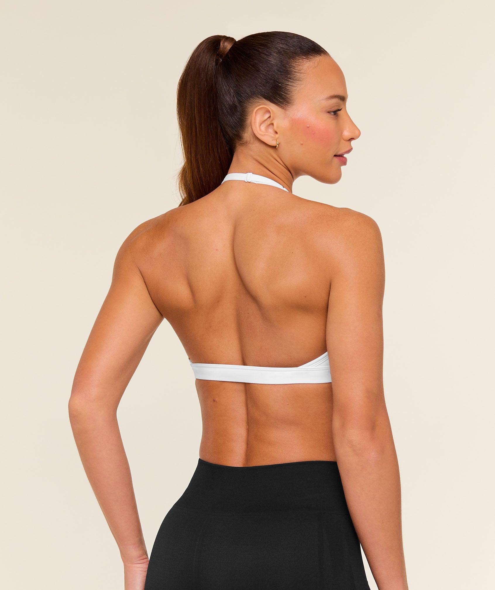 Minimal Halterneck Sports Bra - White — imagem 2