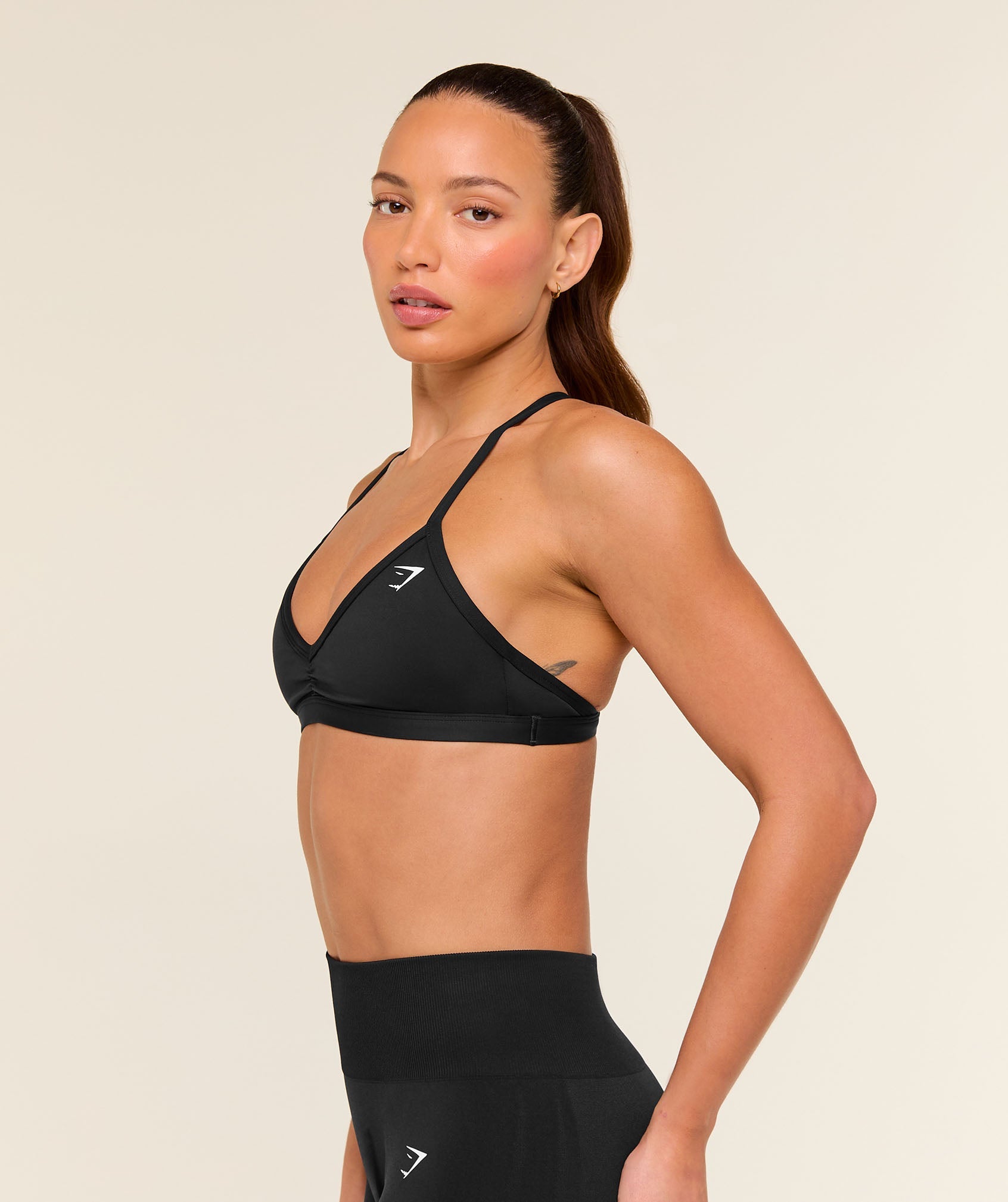 Minimal Sports Bra - Black — imagem 3