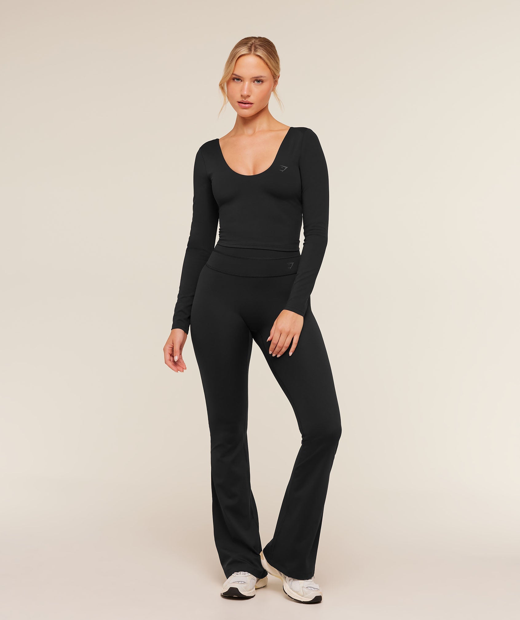 Crossover Back Flared Leggings - Black — imagem 6