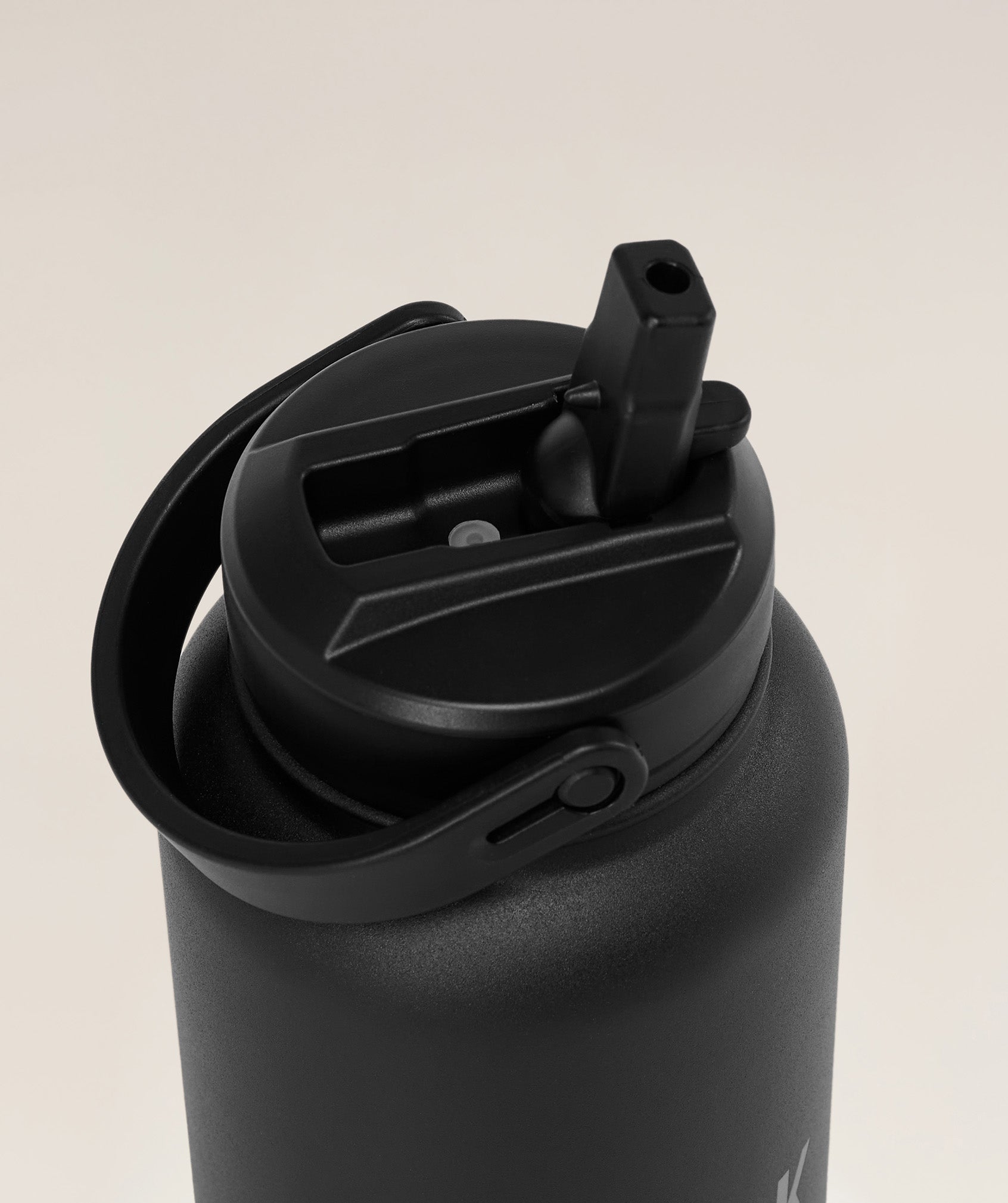 Metal Insulated Straw Bottle 1L - Black — imagem 3
