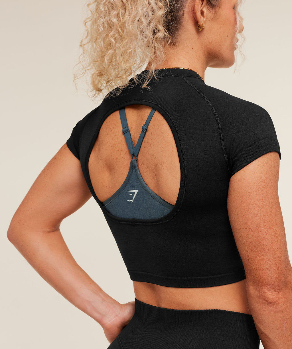 Interval Seamless Short Sleeve Crop Top - Black — imagem 7