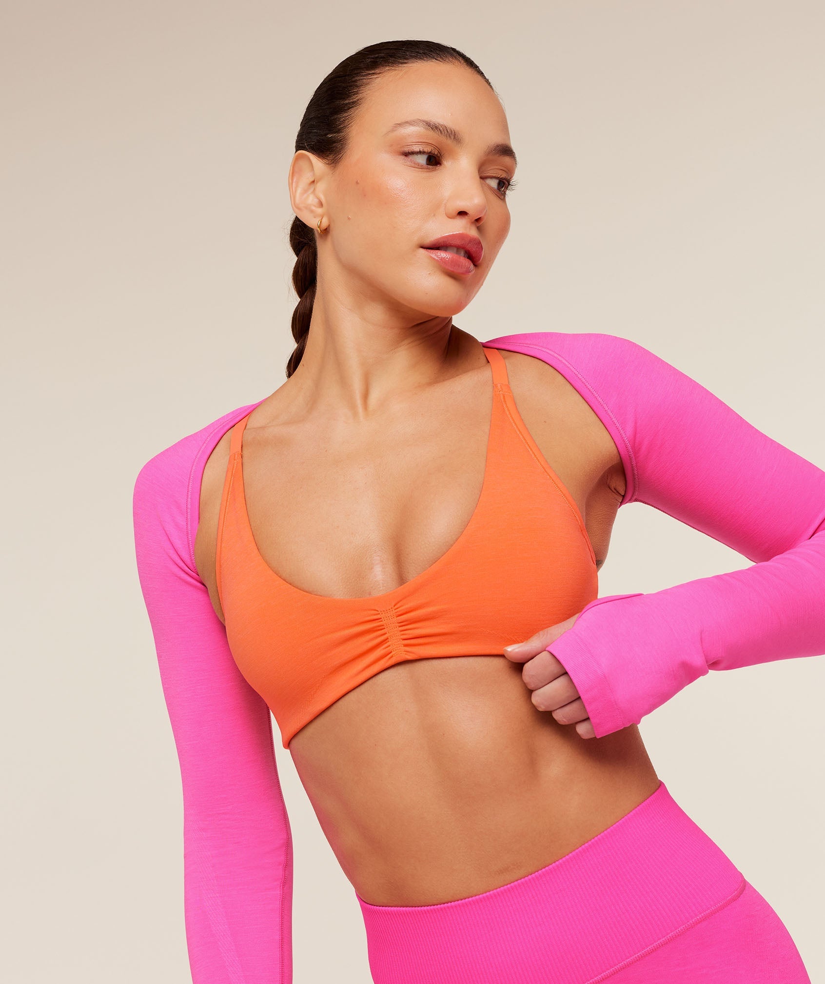 Interval Seamless Shrug - Electric Pink — imagem 7