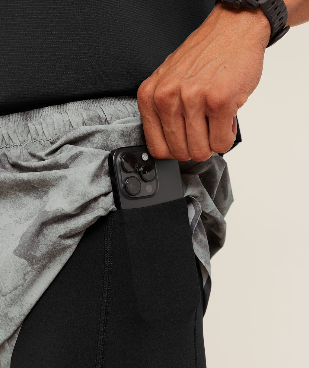 Running Elite 2 in 1 5" Shorts - Smokey Grey/Black — imagem 6