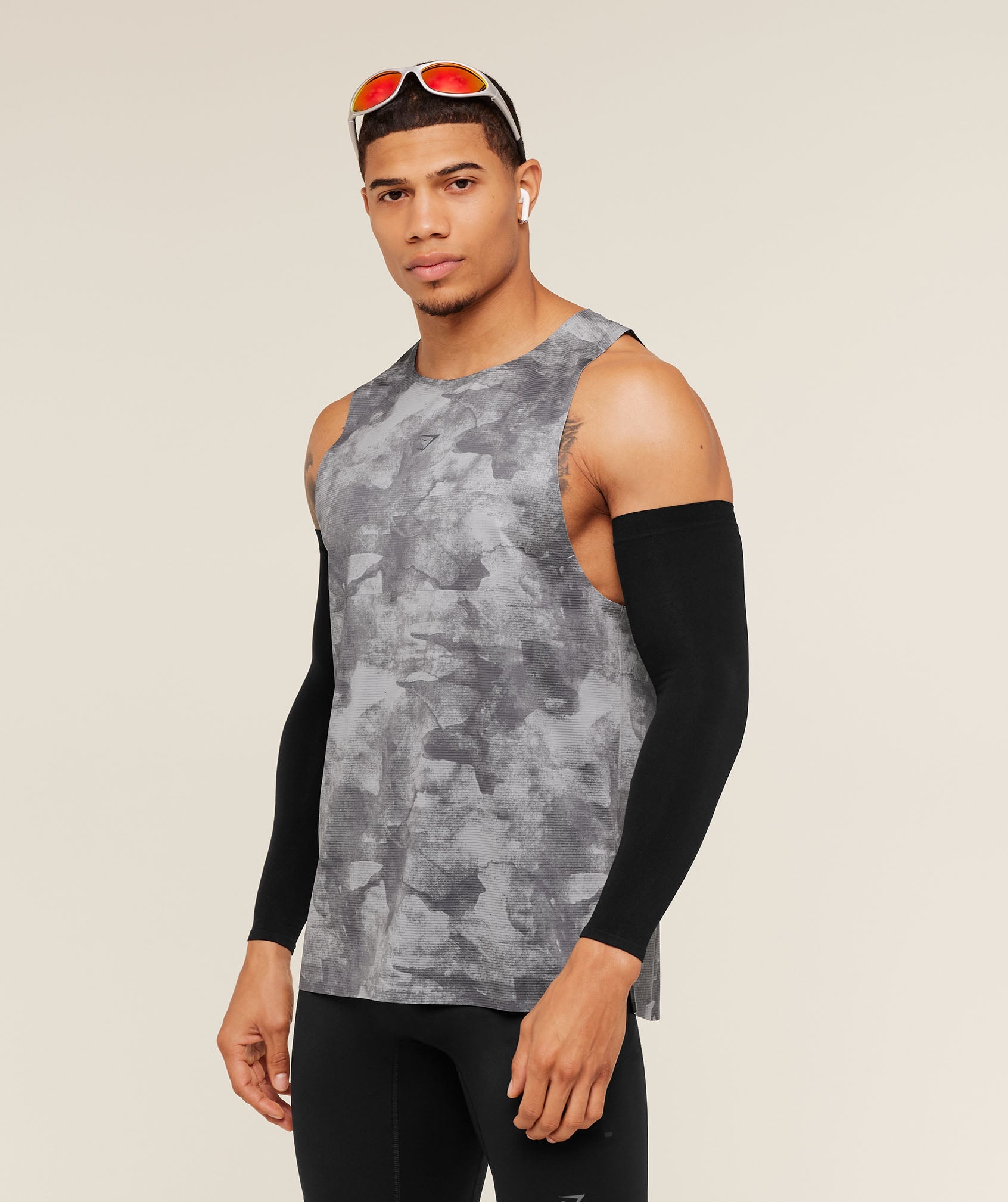 Running Elite Tank - Smokey Grey/Black — imagem 3