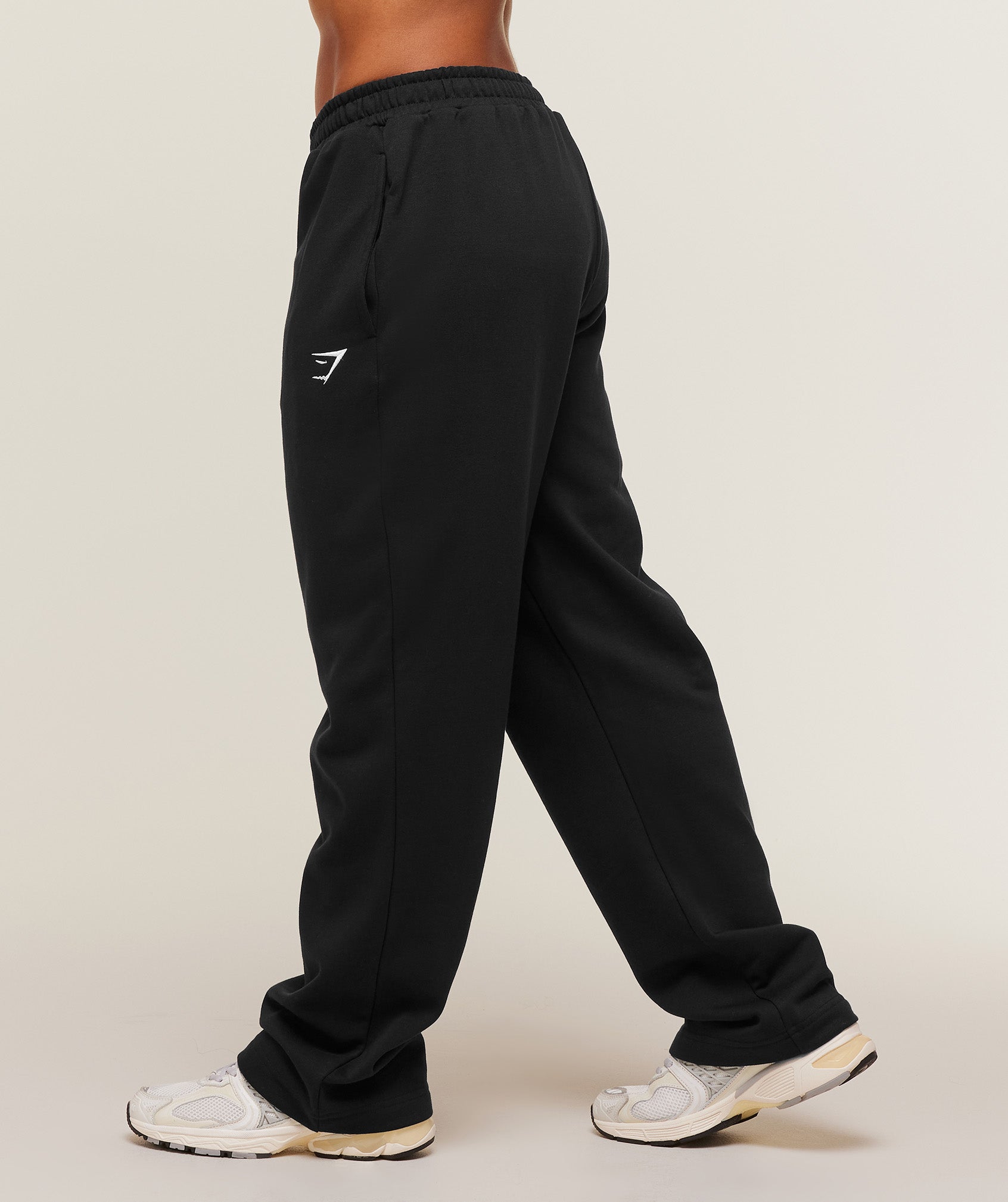Training Fleece Straight Leg Short Pants - Black — imagem 3