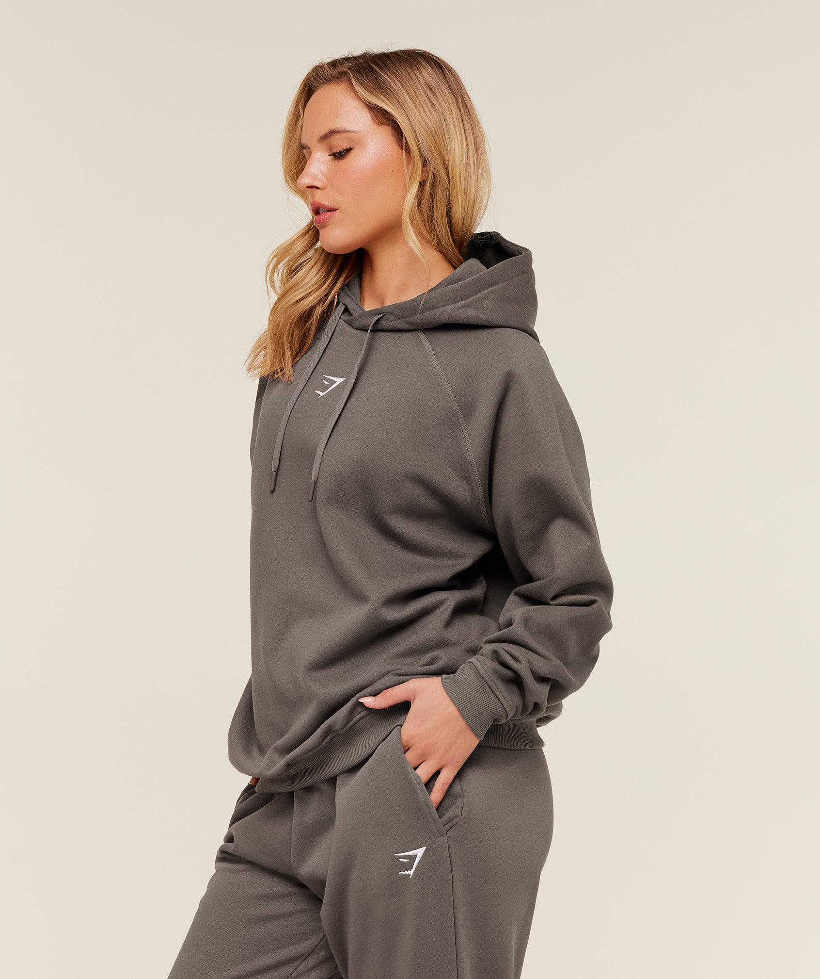Training Oversized Fleece Hoodie - Cool Brown — imagem 3