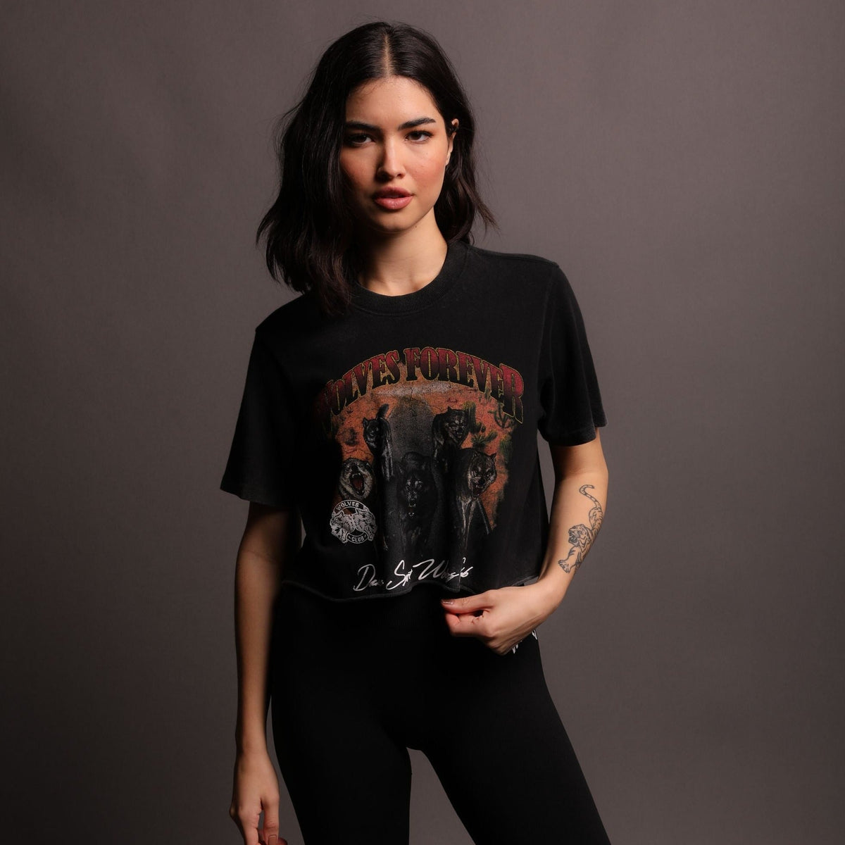 Run Free "Premium Vintage" (Cropped) Tee in Black - imagem 2
